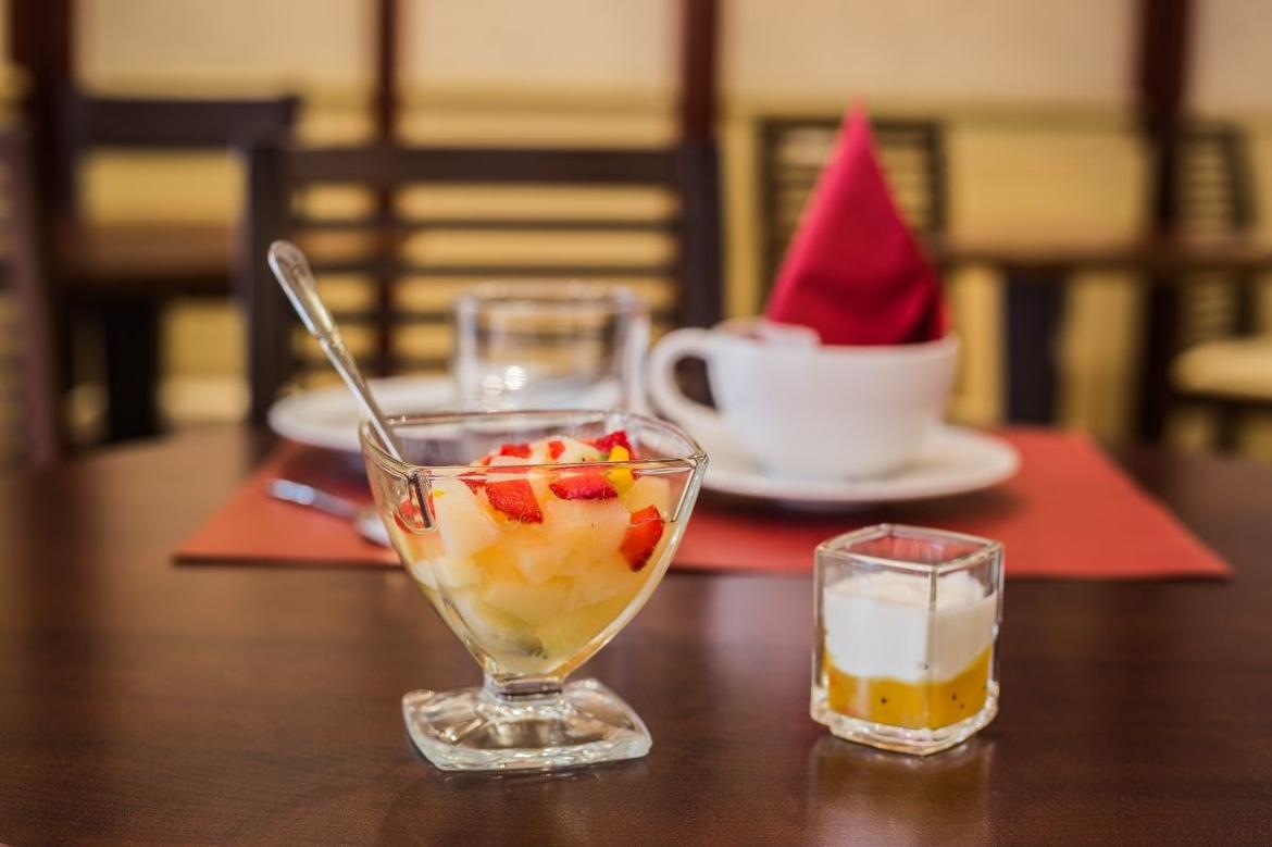 La salade de fruits,la verrine fromage blanc coulis de fruits