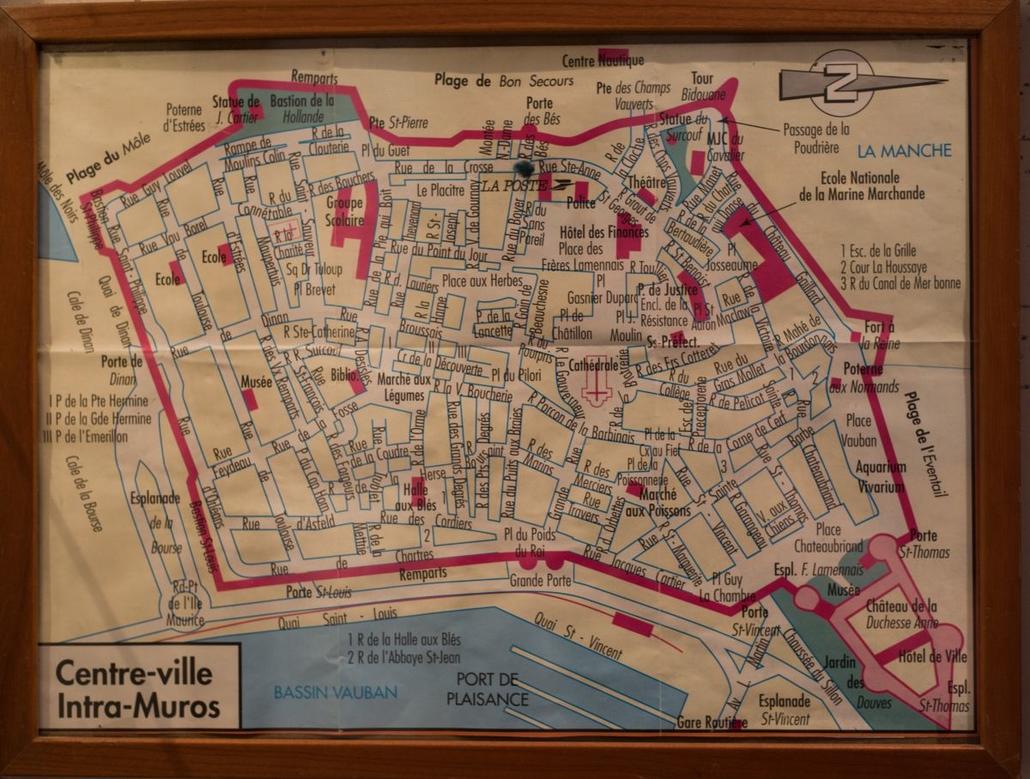 Map of the city Saint-Malo intra-muros 01