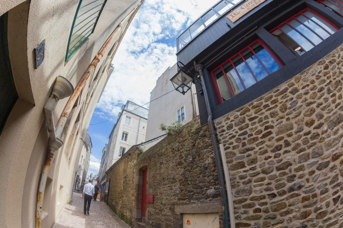 Saint-Malo intra-muros La rue des Bés 02